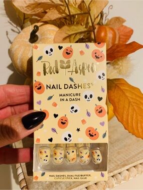 Red Aspen Halloween Nail Dashes